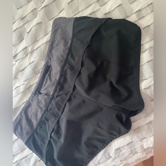 Size 6 lululemon shorts - Picture 2 of 4